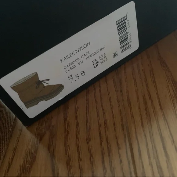 Coach Winter Boots - Picture 5 of 16